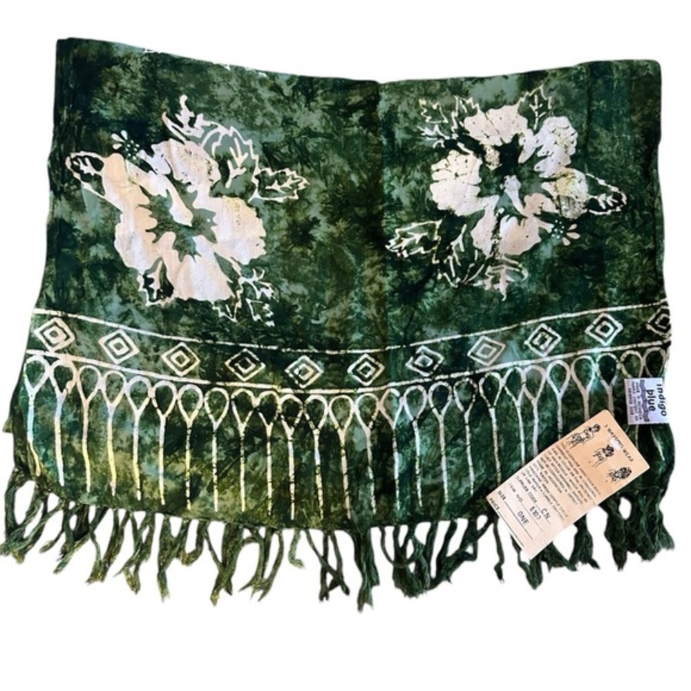NWT beautiful Green Floral Indigo Blue Scarf